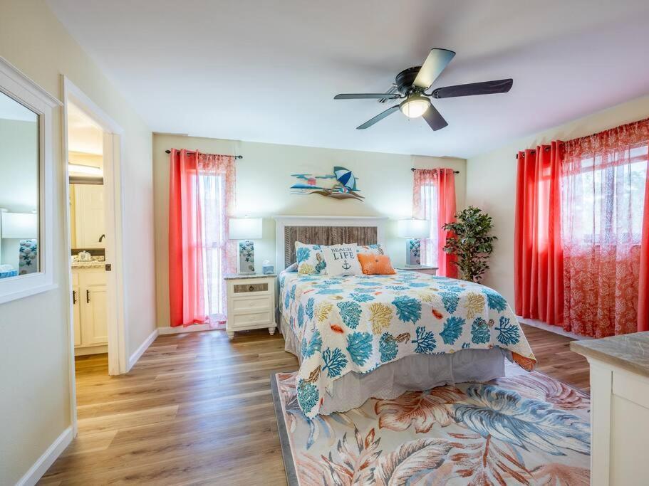 Englewood, Manasota Keys - 2 Bedroom Luxury Villa, Pool, Game Room, 6 Min To Beaches Next To Canal * Englewood