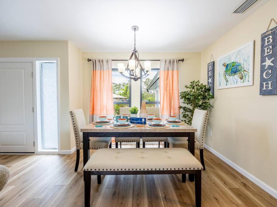 Villa Englewood, Manasota Keys - 2 Bedroom Luxury Villa, Pool, Game Room, 6 Min To Beaches Next To Canal *