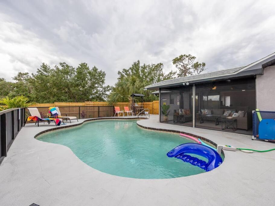 Englewood, Manasota Keys - 2 Bedroom Luxury Villa, Pool, Game Room, 6 Min To Beaches Next To Canal * Englewood