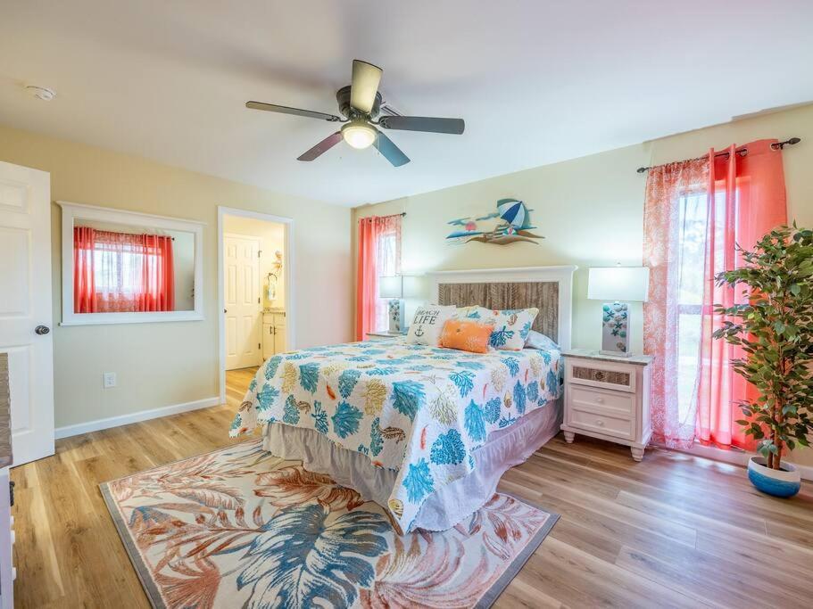 Englewood, Manasota Keys - 2 Bedroom Luxury Villa, Pool, Game Room, 6 Min To Beaches Next To Canal Villa